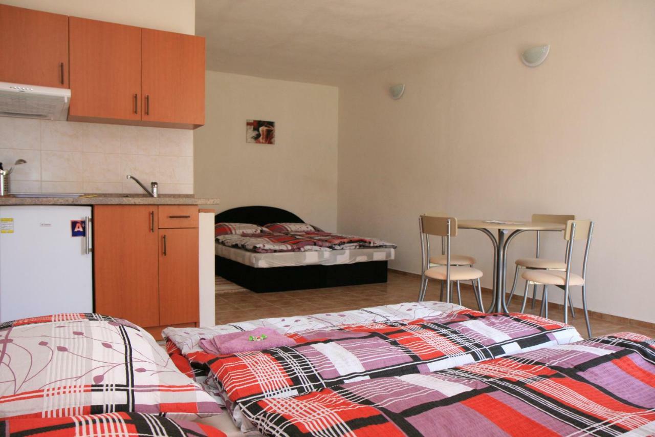 Penzion Atlas Štúrovo Exterior foto