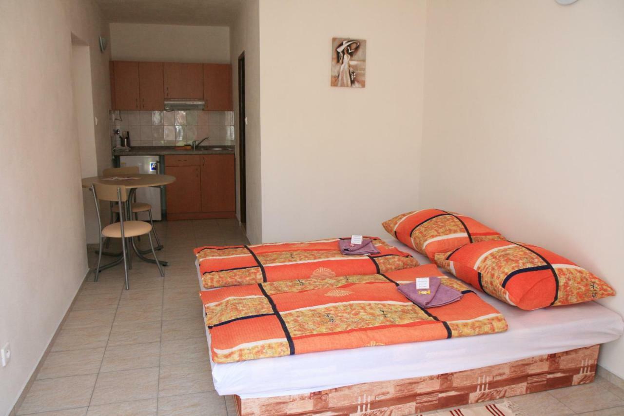 Penzion Atlas Štúrovo Exterior foto