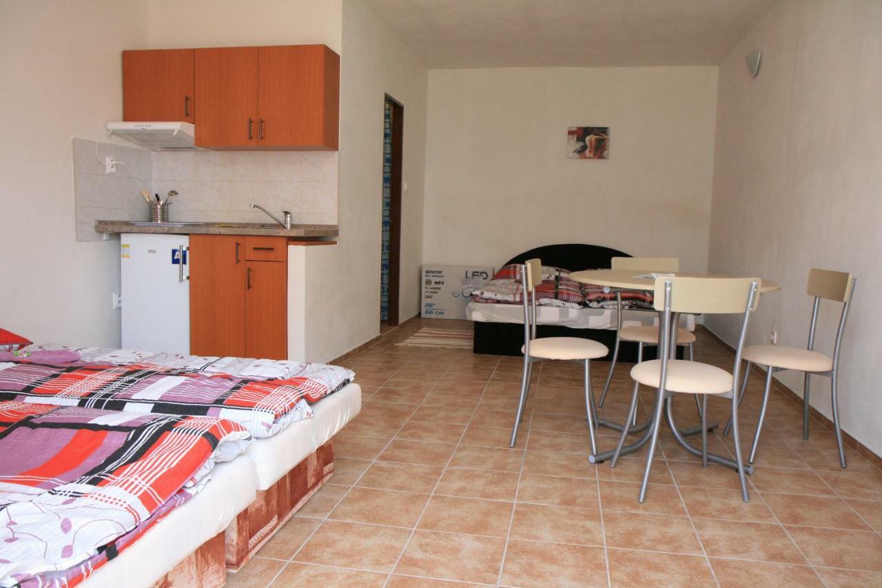 Penzion Atlas Štúrovo Exterior foto