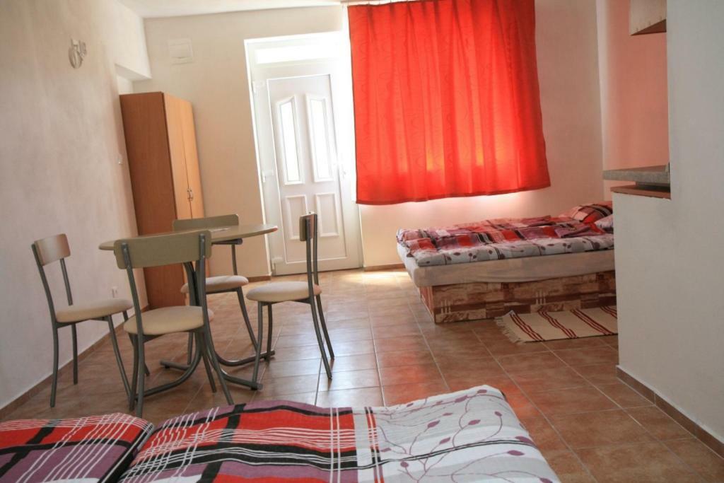 Penzion Atlas Štúrovo Exterior foto